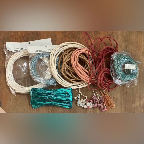 Crafting paper ribbon bundle: Multicolor Crafting Twine Set - Picture 1 of 13